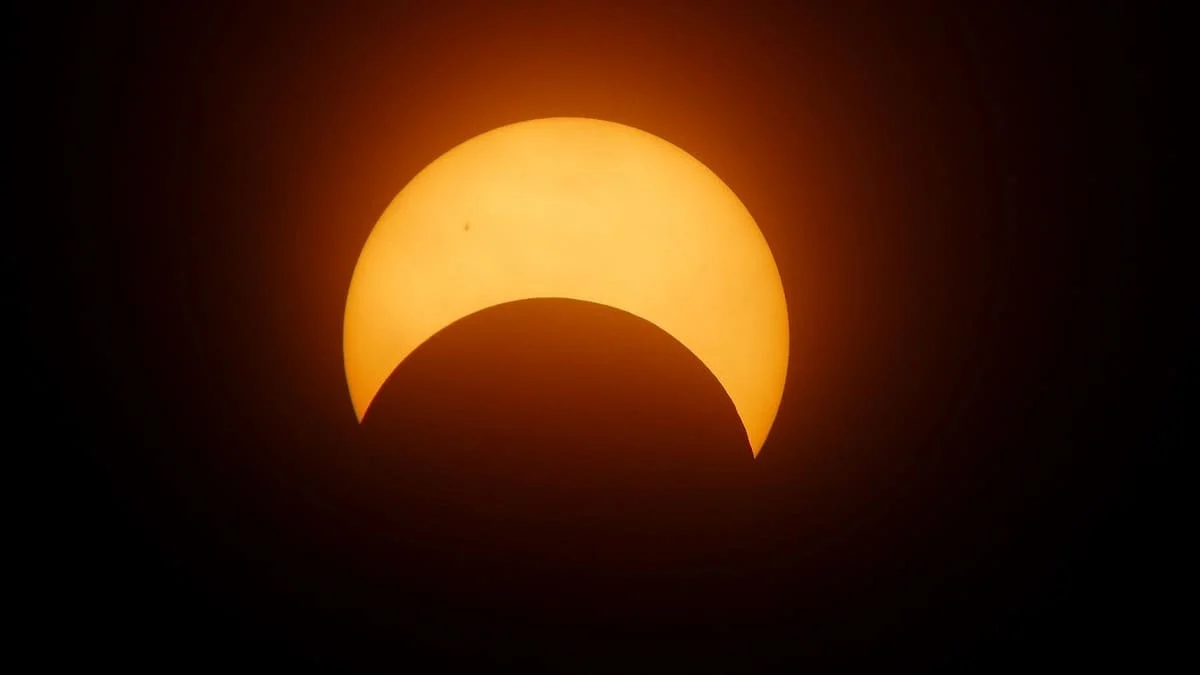 Eclipse solar relacionado con los efectos psicológicos de un eclipse